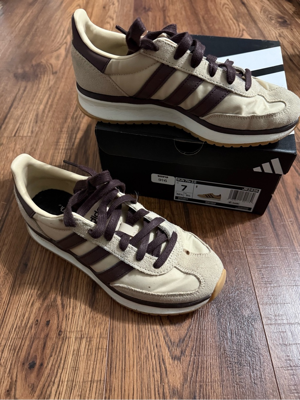 adidas Run 70s 2.0 Women's Sneakers  size 7 please see pics